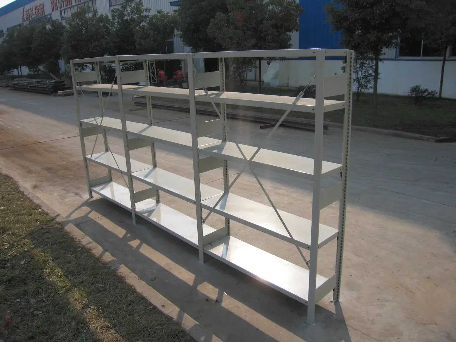 Đỡ T Post trung bình - Lựa chọn tối ưu cho việc tổ chức kho hàng
