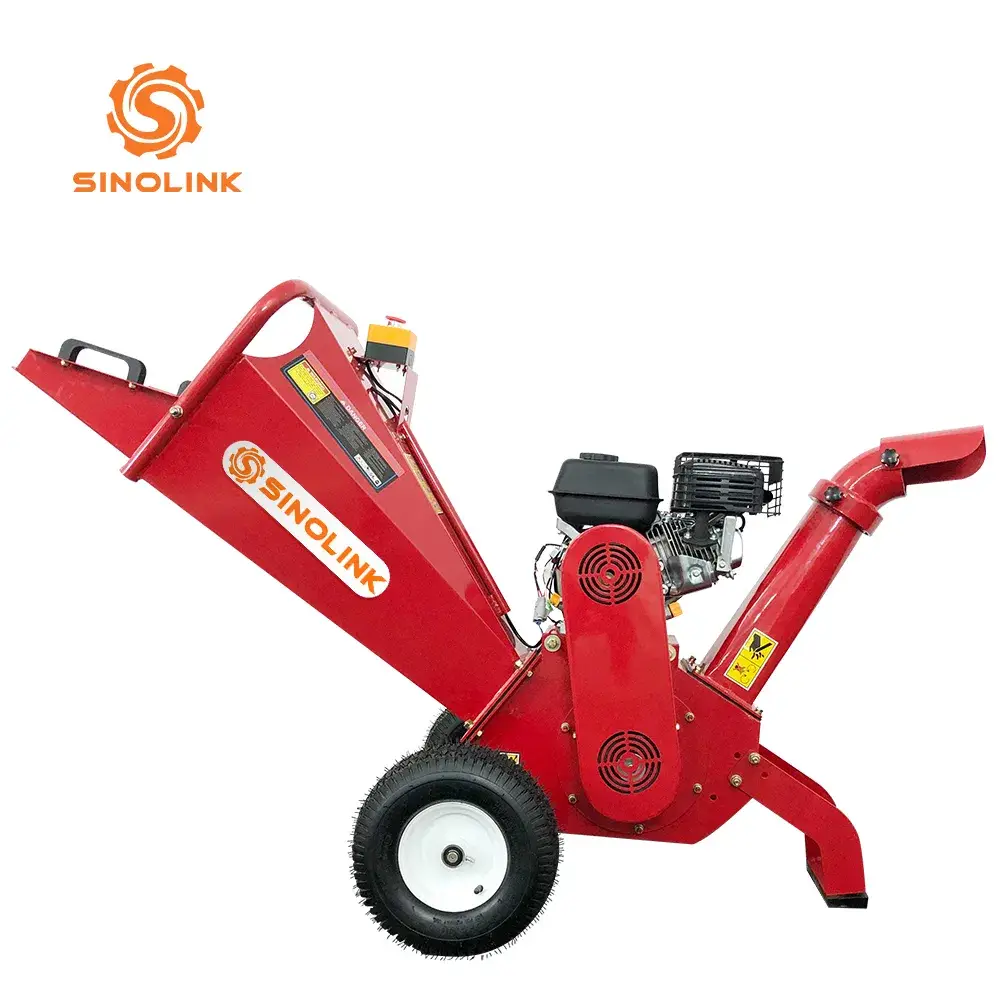 Máy băm gỗ di động 6.5HP: Sử dụng thùng xăng và bánh xe lớn off-Road