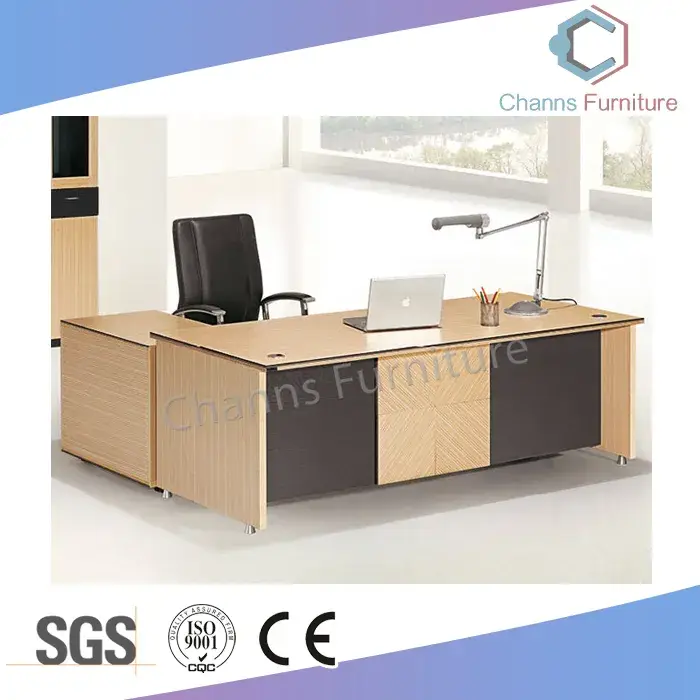 Bàn làm việc phong cách cho văn phòng và không gian làm việc