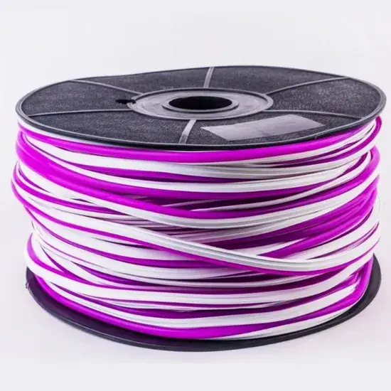 Vỏ ống tạo ánh sáng LED neon với vật liệu tùy chỉnh, phát ra sắc thái màu sắc đa dạng cho biển hiệu và cảnh quan