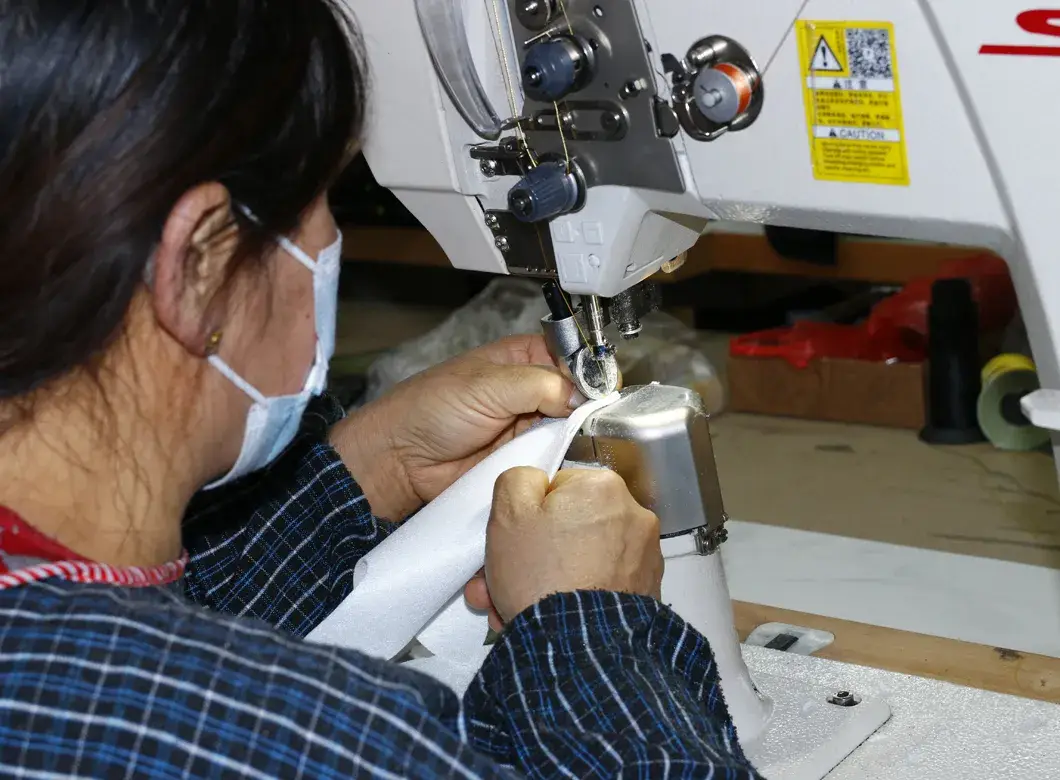 Giày thể thao nam phong cách hoàn toàn mới, đảm bảo an toàn cho việc đi bộ và chạy, lựa chọn hàng đầu cho giày dép và sneaker nam hình ảnh 20-description