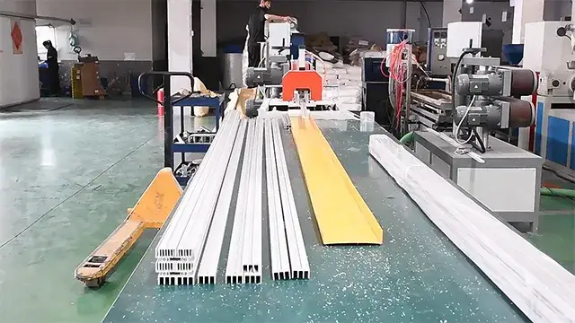 Thanh nhựa PVC ép đùn theo yêu cầu với thiết kế L và nhựa ABS ép đùn mới hình ảnh 18-description