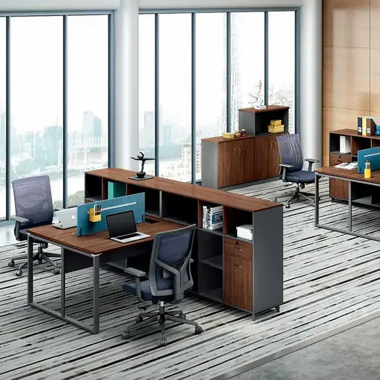 Bàn làm việc văn phòng mới nhất với thiết kế gỗ độc đáo dành cho nhân viên liên lạc điện thoại