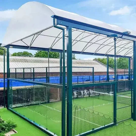 Sân quần vợt padel ngoại trời kích thước lớn - Cam kết với tiêu chuẩn CE và mái che chất lượng