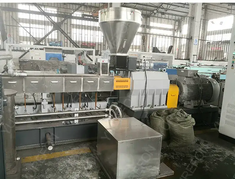 Dây chuyền tái chế phế liệu chai nhựa PP PE: Thiết bị sản xuất hạt nhựa chất lượng cao hình ảnh 13-description
