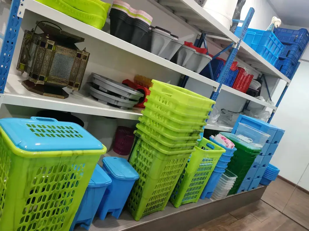 Giải pháp trồng hoa và cây xanh đa dạng từ nhà cung cấp uy tín
Khuôn chậu hoa nhựa, hàng rào vườn, chậu xếp chồng, giá đỡ chậu rattan, khuôn chậu vuông tròn, khay trồng và giường ươm cây giống hình ảnh 28-description