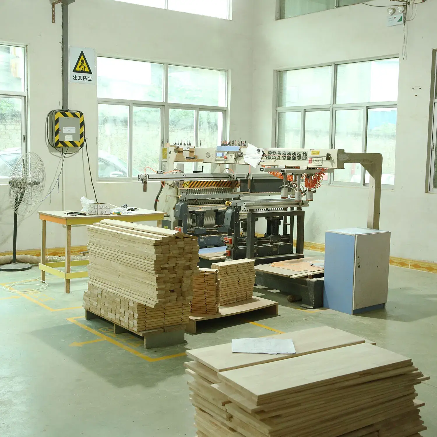 Đồ nội thất trẻ em bằng gỗ cho lớp học mẫu giáo và trường mầm non hiện đại