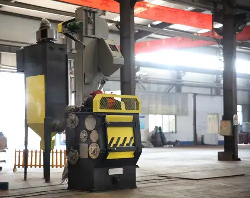 Máy phun cát Q3210: Giải pháp làm sạch bề mặt bằng băng tải cho ngành đúc