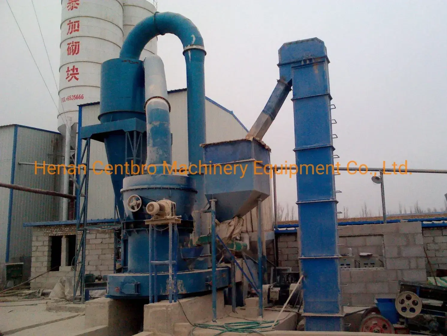 Máy nghiền Raymond: Giải pháp nghiền vật liệu khoáng Gypsum hiệu quả cho sản xuất bột thạch cao