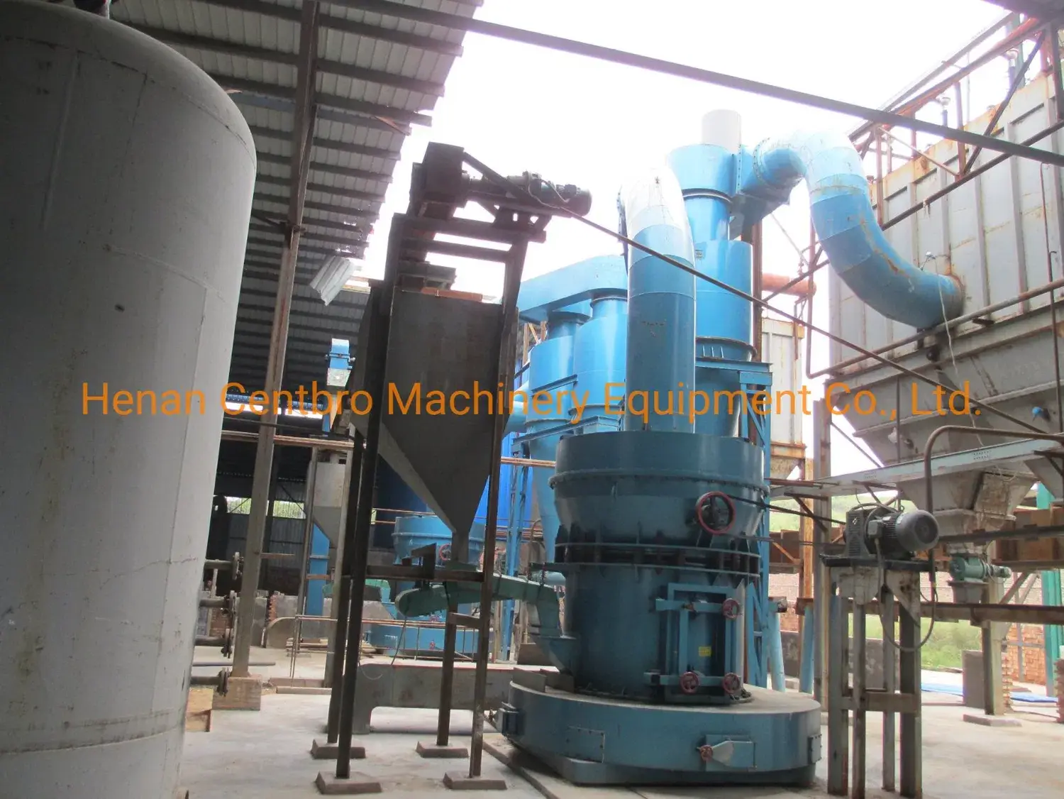 Máy nghiền Raymond: Giải pháp nghiền vật liệu khoáng Gypsum hiệu quả cho sản xuất bột thạch cao
