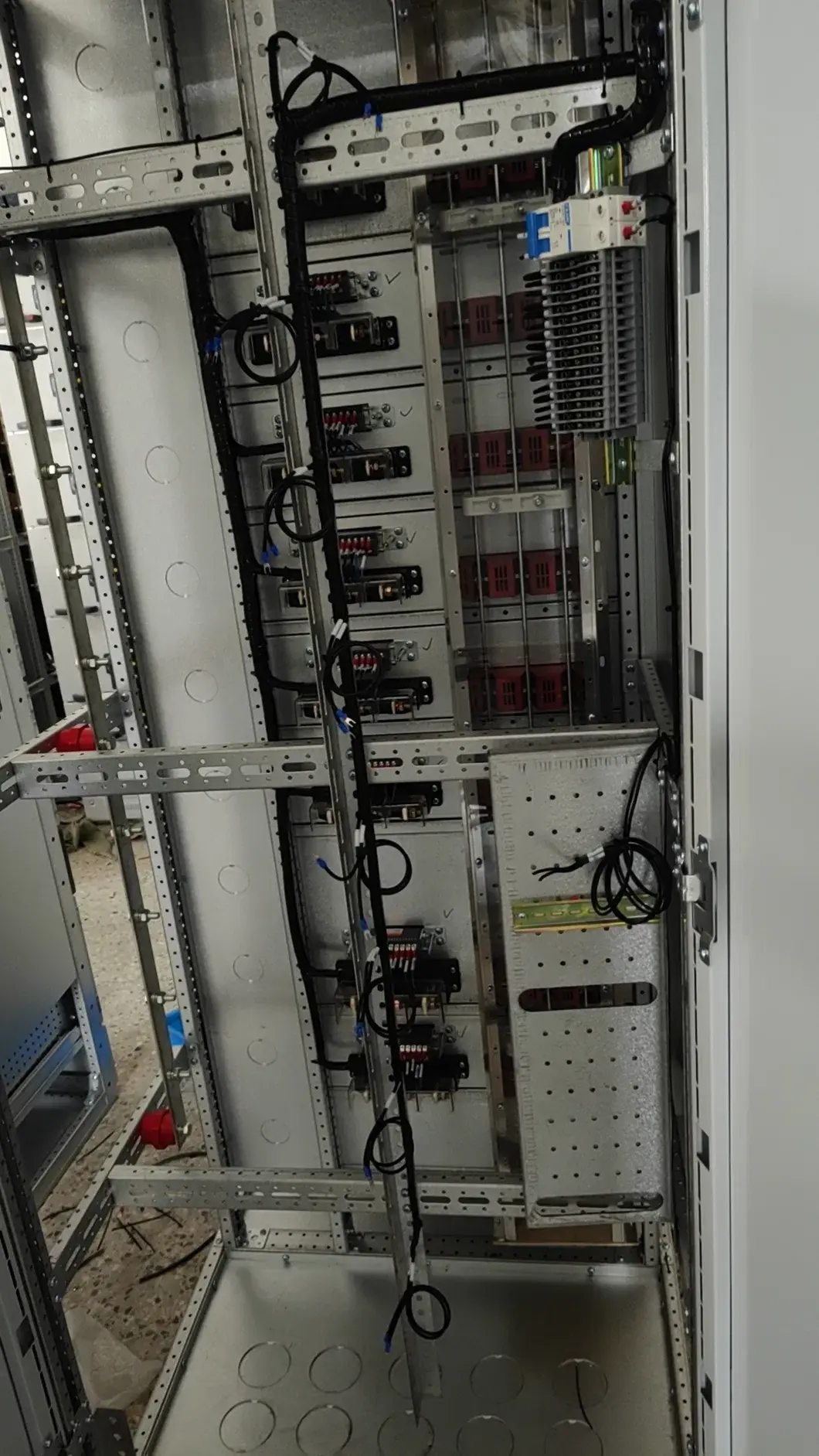 Tìm hiểu về các phương pháp bảo vệ an toàn cho tủ điện hạ thế hình ảnh 16-description