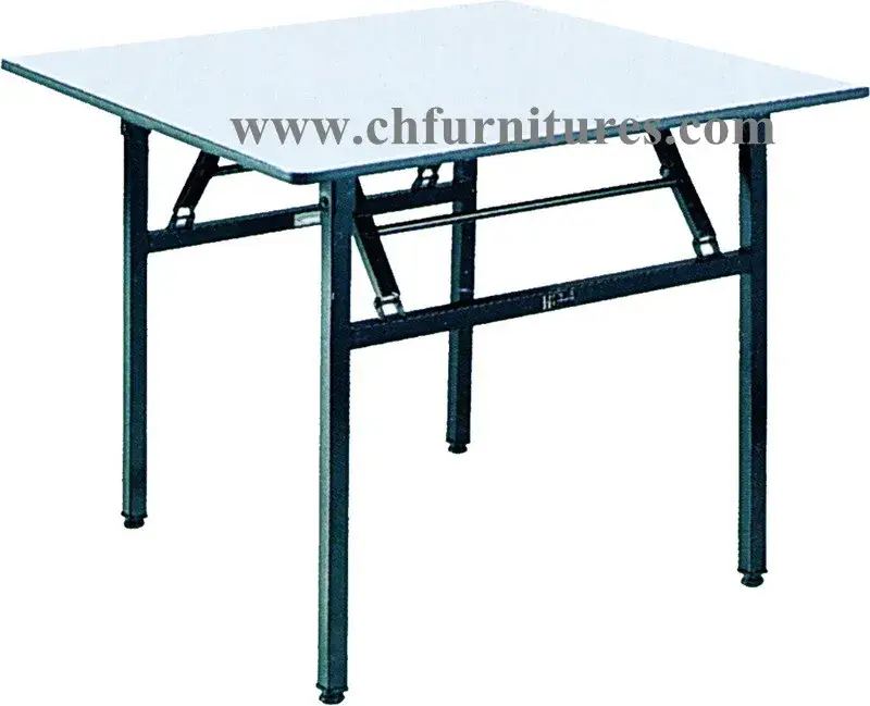 Bàn tiệc gập tròn kích thước 6FT phù hợp cho tiệc cưới và sự kiện tại khách sạn