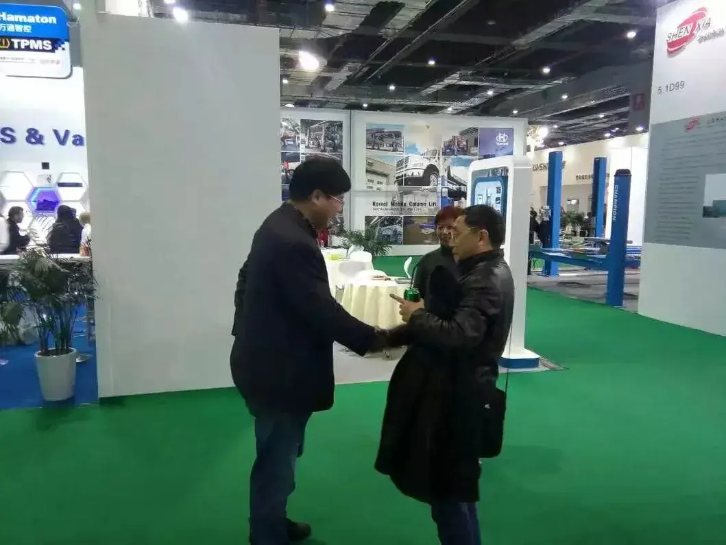 Thang nâng kéo tự động toàn phần và thủy lực thấp cho ô tô: Lựa chọn tốt nhất cho việc nâng xe hình ảnh 20-description