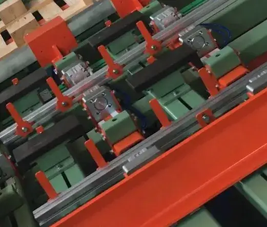 Đậm Chất Thủ Công: Sf9023 - Máy Đóng Đinh Pallet Gỗ Dành Cho Dây Chuyền Đóng Đinh