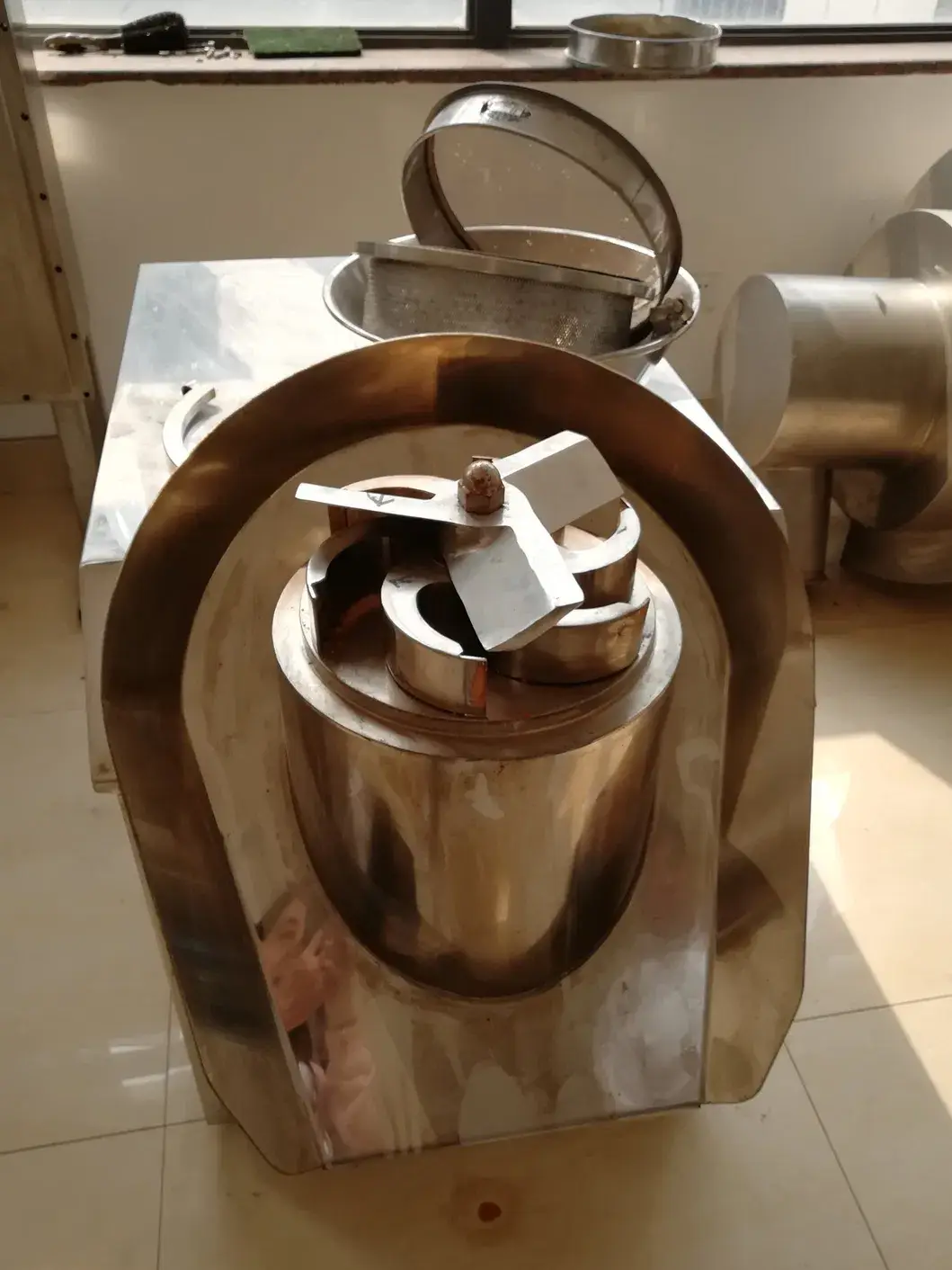 Máy Granulator Xoay Zl300 - Thiết bị nhỏ gọn cho ngành Dược phẩm hình ảnh 17-description