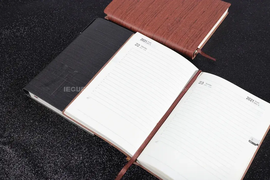 Notebook bìa mềm với thiết kế logo phong cách dành cho cả nam và nữ hình ảnh 17-description
