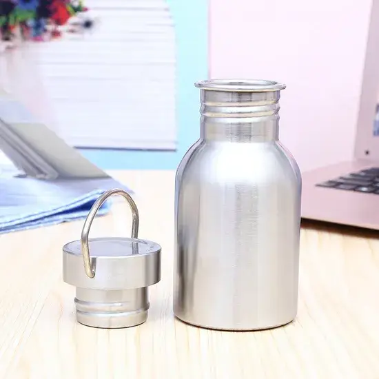 Bình nước uống thể thao đa năng, thiết kế chịu nhiệt và bền bỉ
