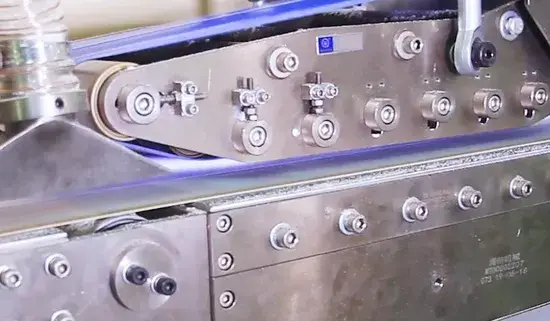 Chuyển động ổn định: Dây chuyền sản xuất tã trẻ em với hệ thống servo tốc độ đầy đủ