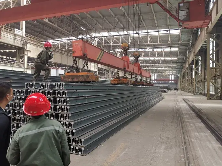 Cẩu đường sắt không gỉ tiêu chuẩn ISO9001 với đường ray nhẹ và nặng U71mn