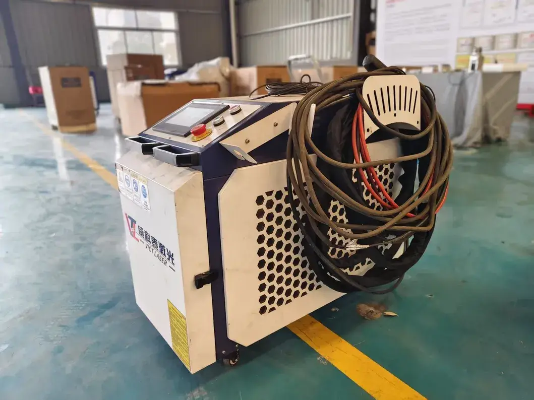 Thiết bị di động loại bỏ gỉ nhỏ sử dụng công nghệ laser, sợi cắt vệ sinh từ thép không gỉ nhôm 4 in1 hình ảnh 14-description