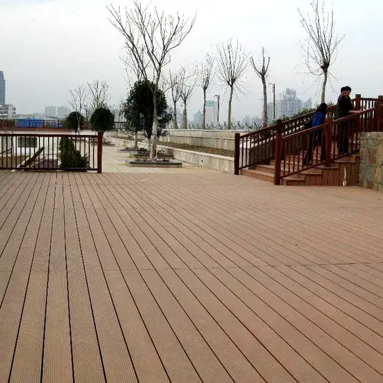 Phong cách sàn ngoài trời WPC với rãnh tạo điểm nhấn thẩm mỹ