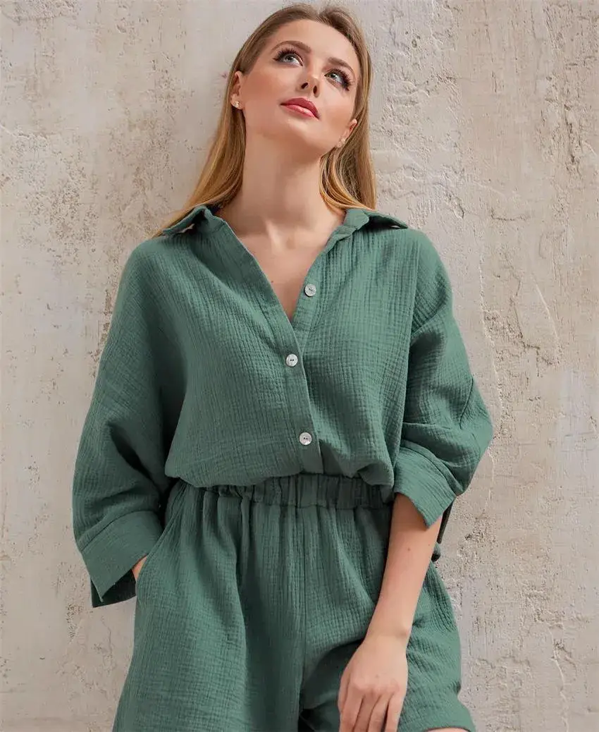 Set đồ Loungewear nữ, chất liệu 100% cotton, thiết kế áo dài tay và quần ngắn, thoải mái cho giấc ngủ và nghỉ ngơi