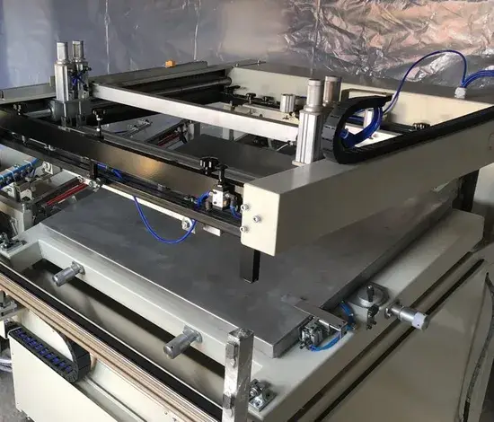 Máy in lưới tự động chất lượng cao, giúp in kỹ thuật số nhanh chóng và chính xác