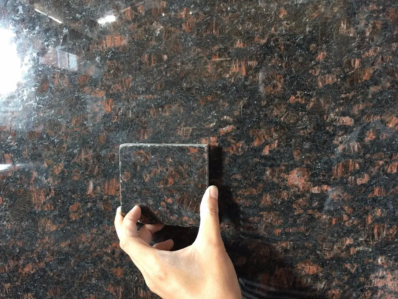 Đá granit nâu tự nhiên cho gạch lát, tấm, bếp và phòng tắm