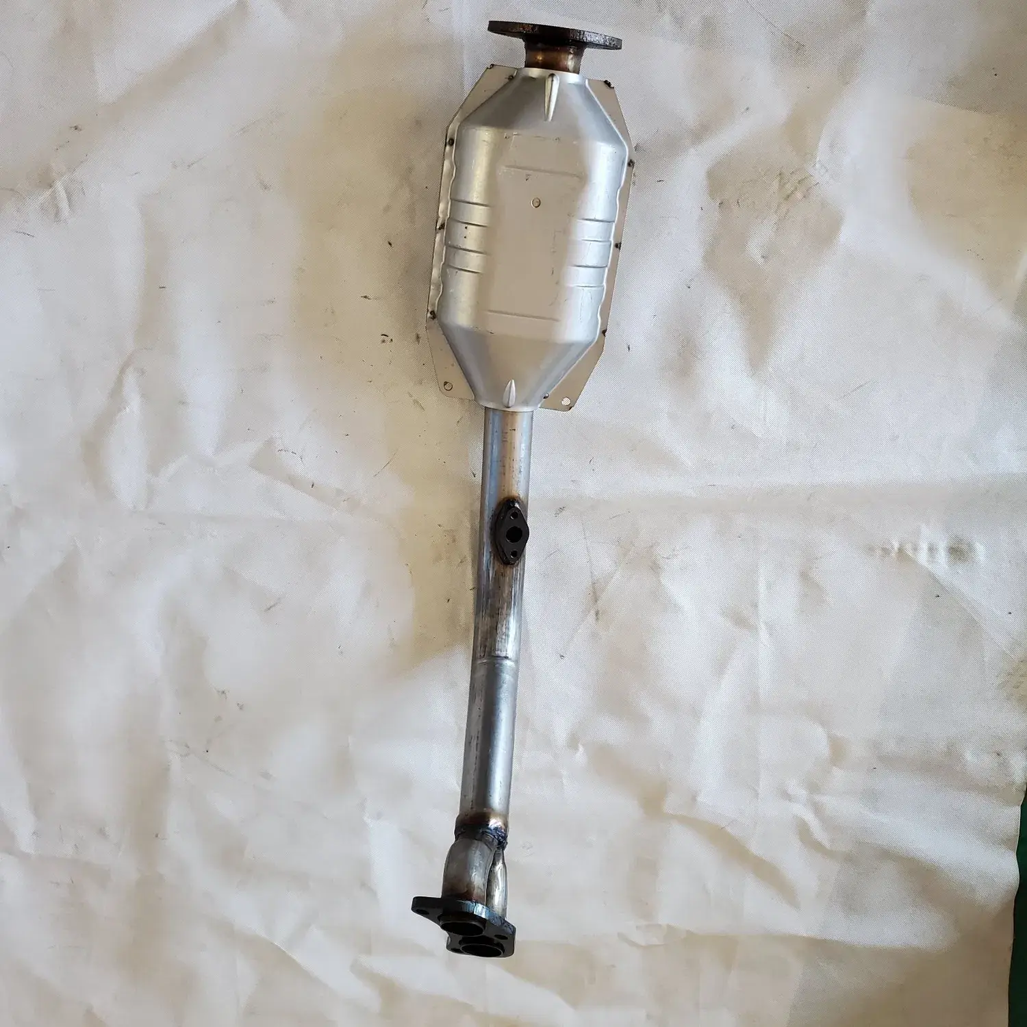 Bộ chuyển đổi xúc tác ba chiều phù hợp trực tiếp với các dòng xe Toyota Land Cruiser Prado 2700