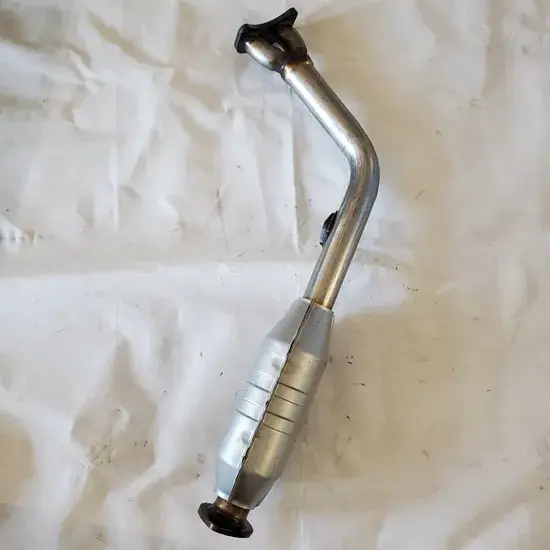 Bộ chuyển đổi xúc tác ba chiều phù hợp trực tiếp với các dòng xe Toyota Land Cruiser Prado 2700