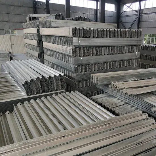 Rào chắn thép mạ kẽm an toàn cho đường cao tốc với khả năng hấp thụ va chạm cao