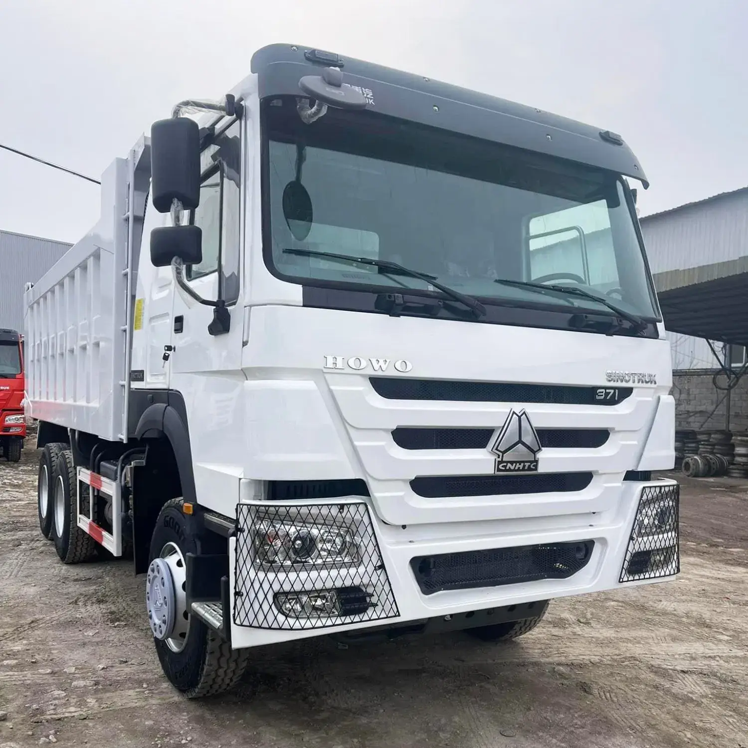 Xe tải Haohan cũ Xe ben 6X4 HOWO 10 Bánh trái Máy móc tốt - Bán tại Trung Quốc