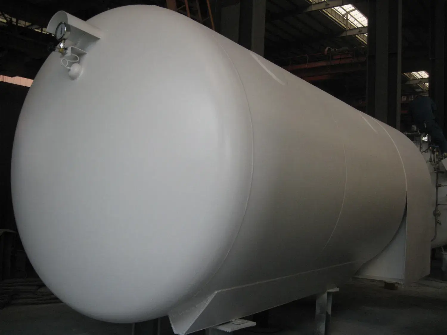 Bình chứa chân không chứa lỏng CO2, oxy và nitơ ở nhiệt độ cực thấp