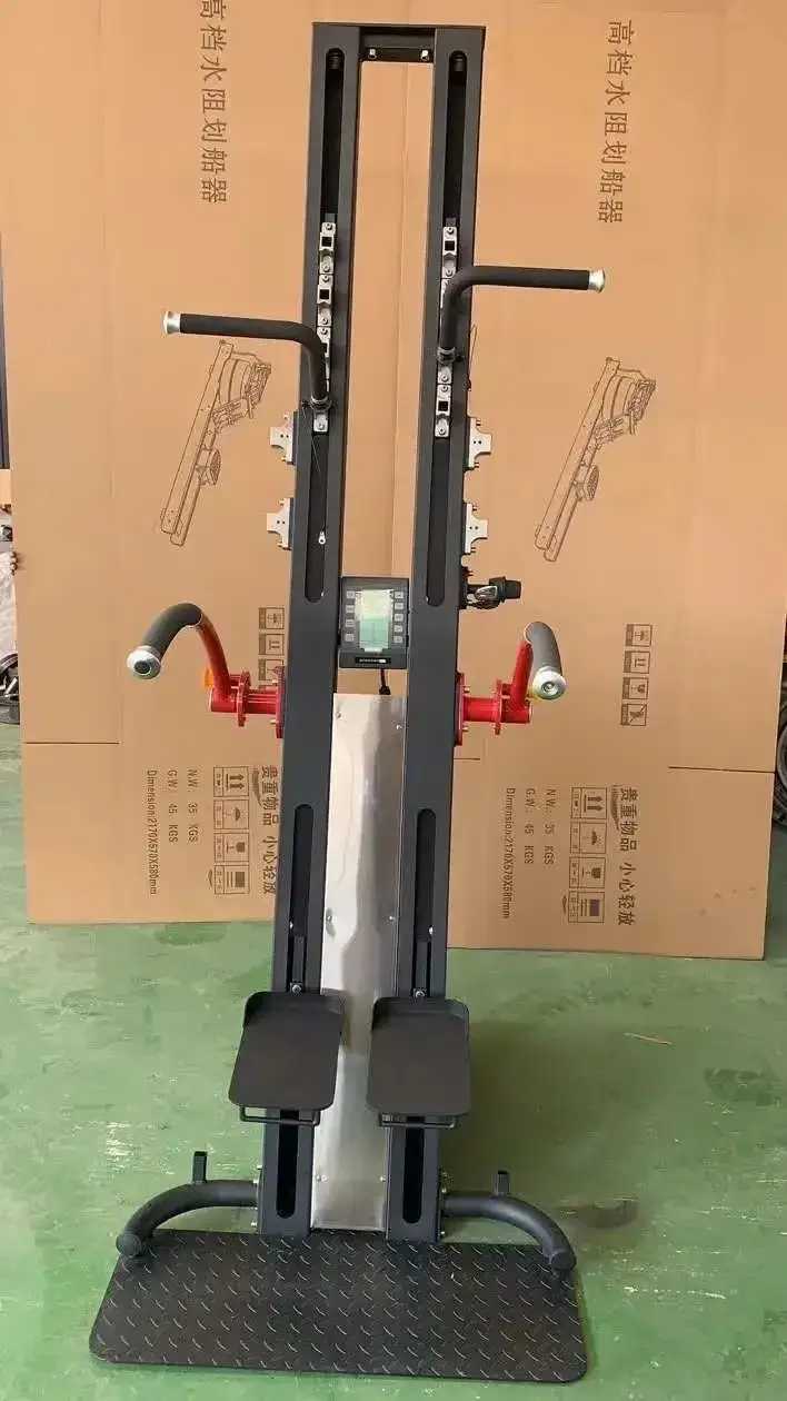 Máy leo núi điện tử có màn hình hiển thị thông tin
