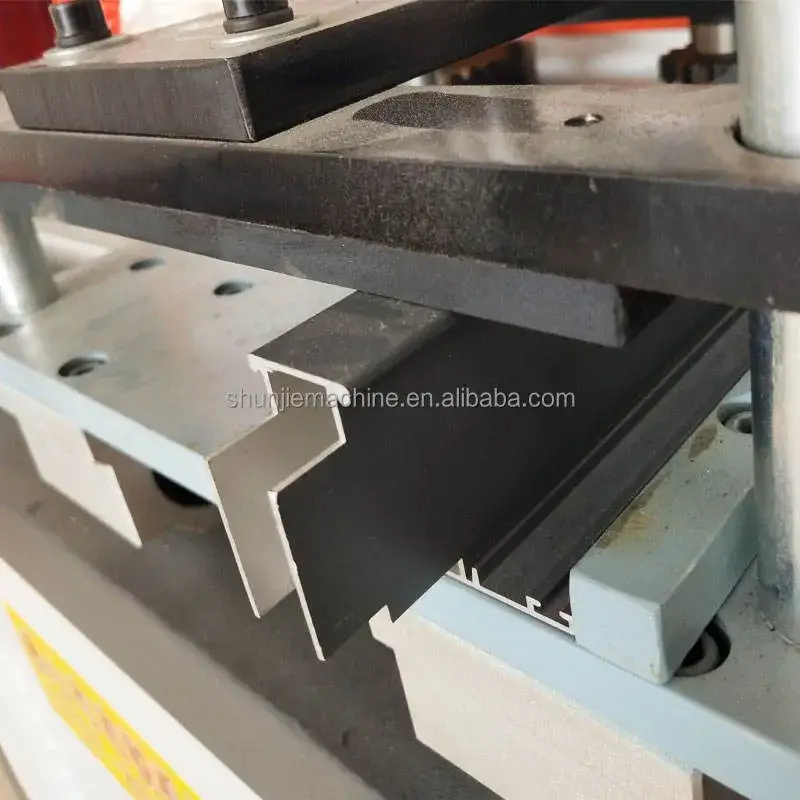 Máy phay mặt đầu thanh nhôm Axis - Giải pháp cho sản xuất cửa sổ và cửa nhôm