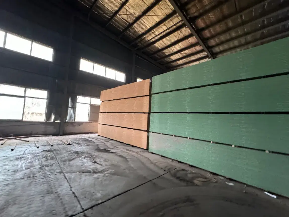 12mm Tấm MDF Chống Nước Xanh: Sản phẩm chất lượng cho Nội Thất và Tủ Bếp