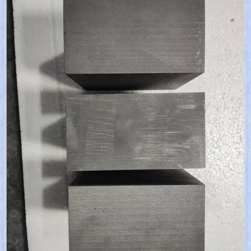 Gạch graphite chịu nhiệt độ cao tùy chỉnh cho ngành công nghiệp nhôm - Bảng báo giá buôn mới nhất
