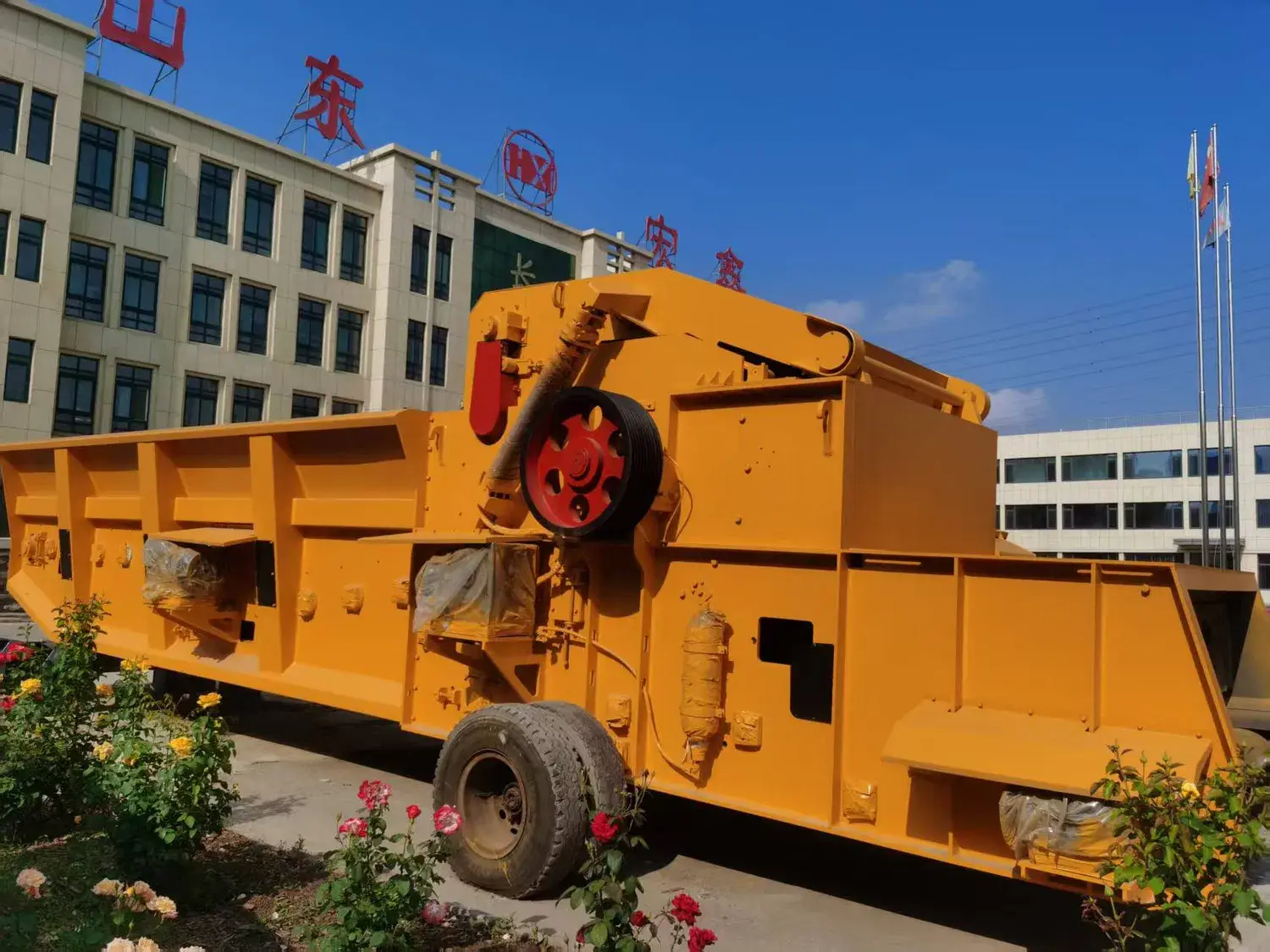 Máy băm gỗ hiệu suất cao cho sản xuất viên gỗ và giấy gỗ công nghiệp
