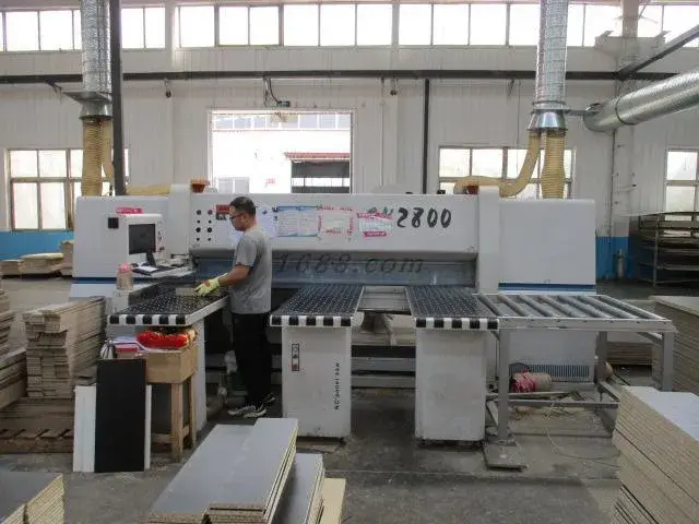 Ván ép gỗ cứng, bê tông, mặt phim - Sản phẩm chất lượng từ nhà máy với giá sỉ hình ảnh 29-description