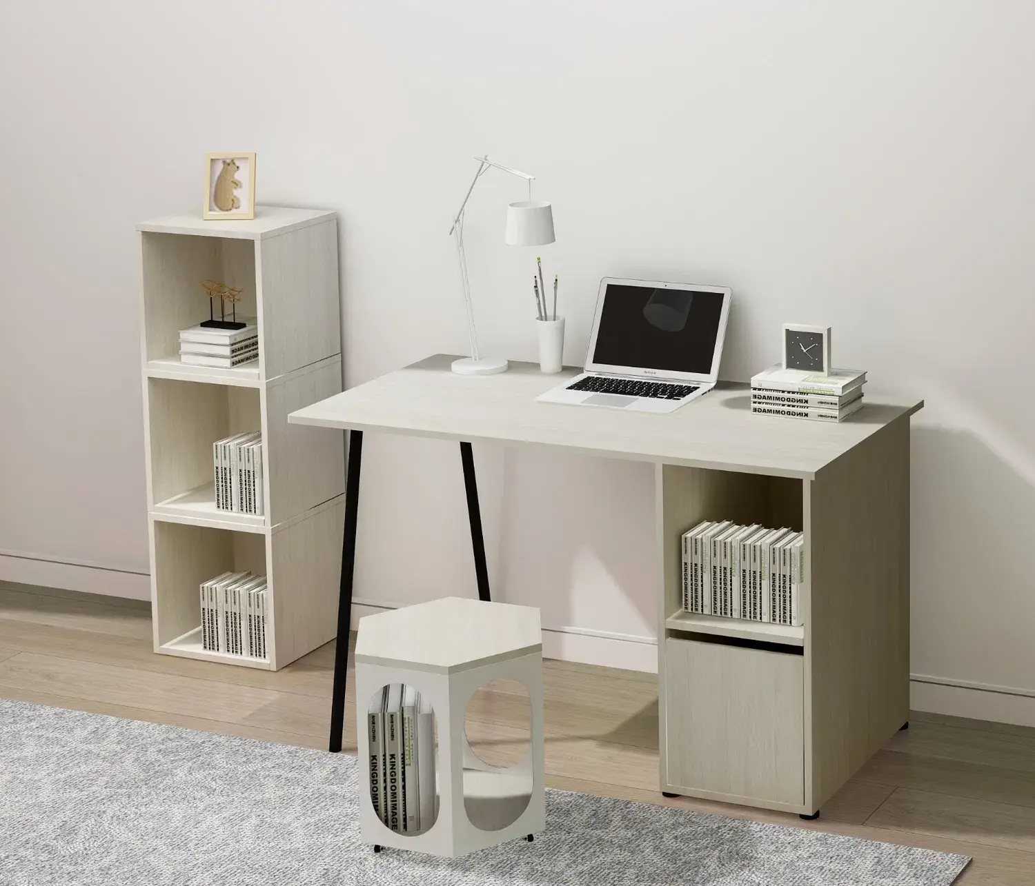 Bàn học gỗ chất lượng cao cho không gian nội thất gia đình