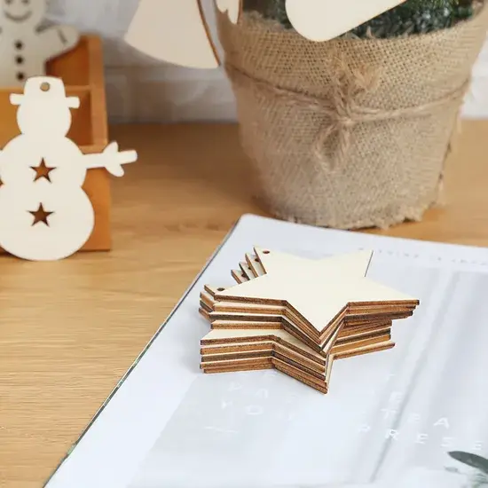 Ngôi sao gỗ Noël thủ công làm từ Mỹ nghệ, tạo điểm nhấn cho bữa tiệc gia đình