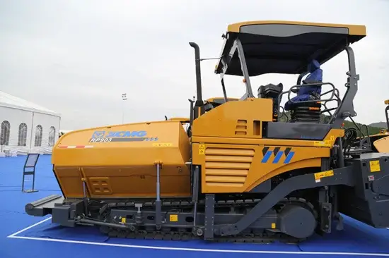 Bộ máy rải đường bằng thép trên đường asphan 9m XCMG RP903: Giải pháp hoàn hảo cho việc hoàn thiện đường bằng nhựa đường