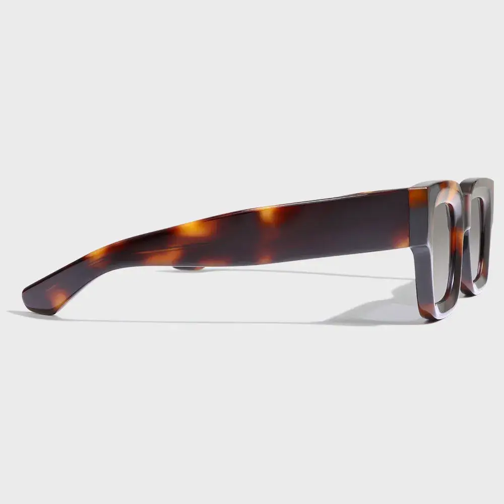 Kính mát unisex dày hình chữ nhật nhỏ với chất liệu acetate giả tortoiseshell từ thương hiệu Yeetian Havana Italian Mazzuchelli