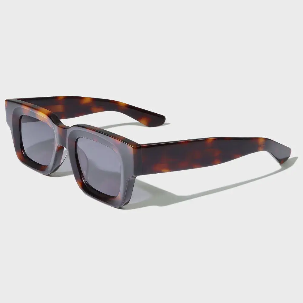 Kính mát unisex dày hình chữ nhật nhỏ với chất liệu acetate giả tortoiseshell từ thương hiệu Yeetian Havana Italian Mazzuchelli