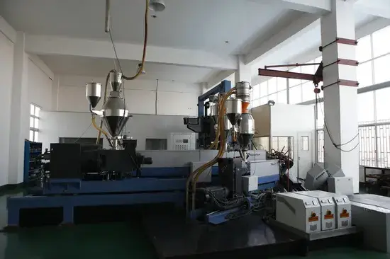 Cáp điện trung thế XLPE 3*300 Yjlv22 bọc thép lõi nhôm - Đánh giá 8.7/15kv