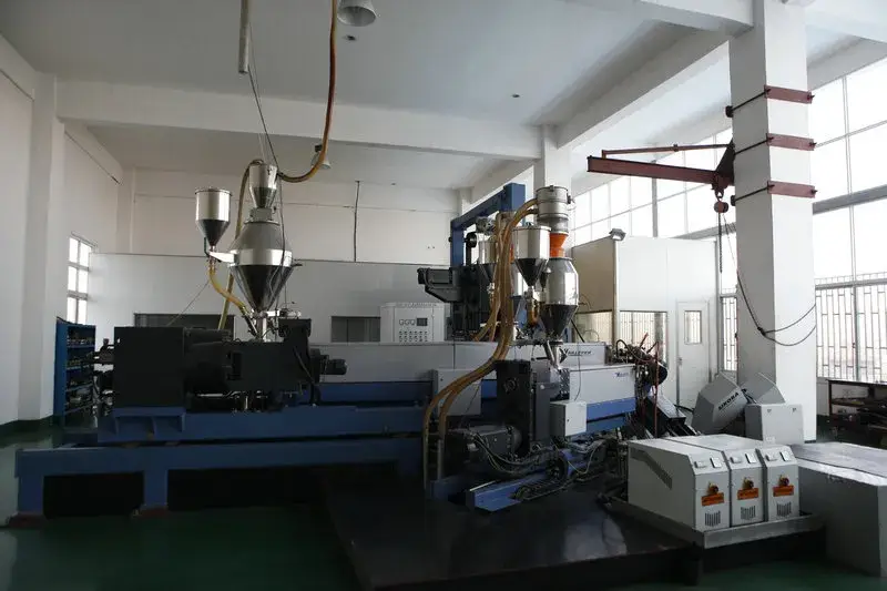 Cáp điện trung thế XLPE 3*300 Yjlv22 bọc thép lõi nhôm - Đánh giá 8.7/15kv