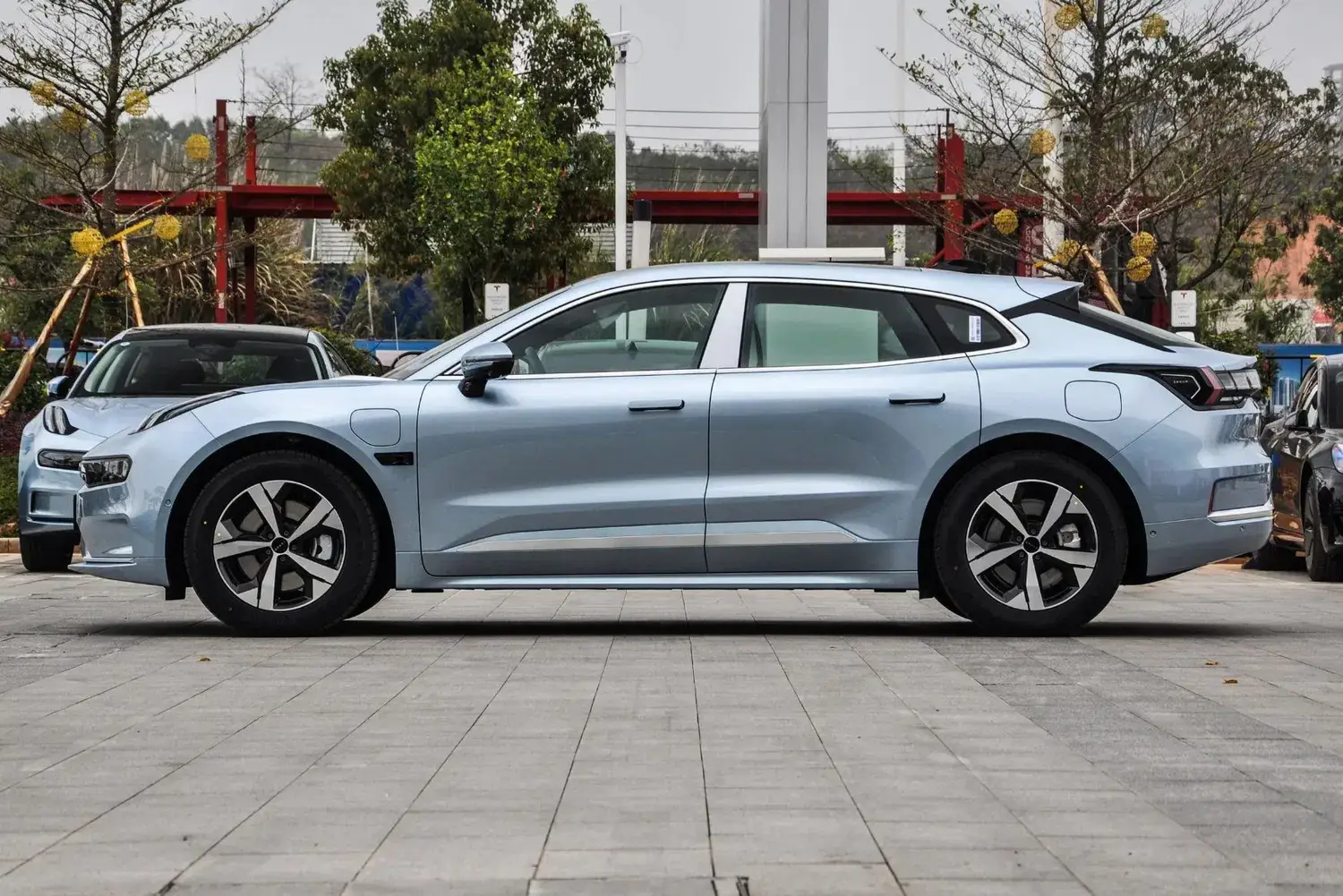 Xe Điện Zeekr 001 2024: Sử dụng công nghệ động cơ bánh xe 95kwh