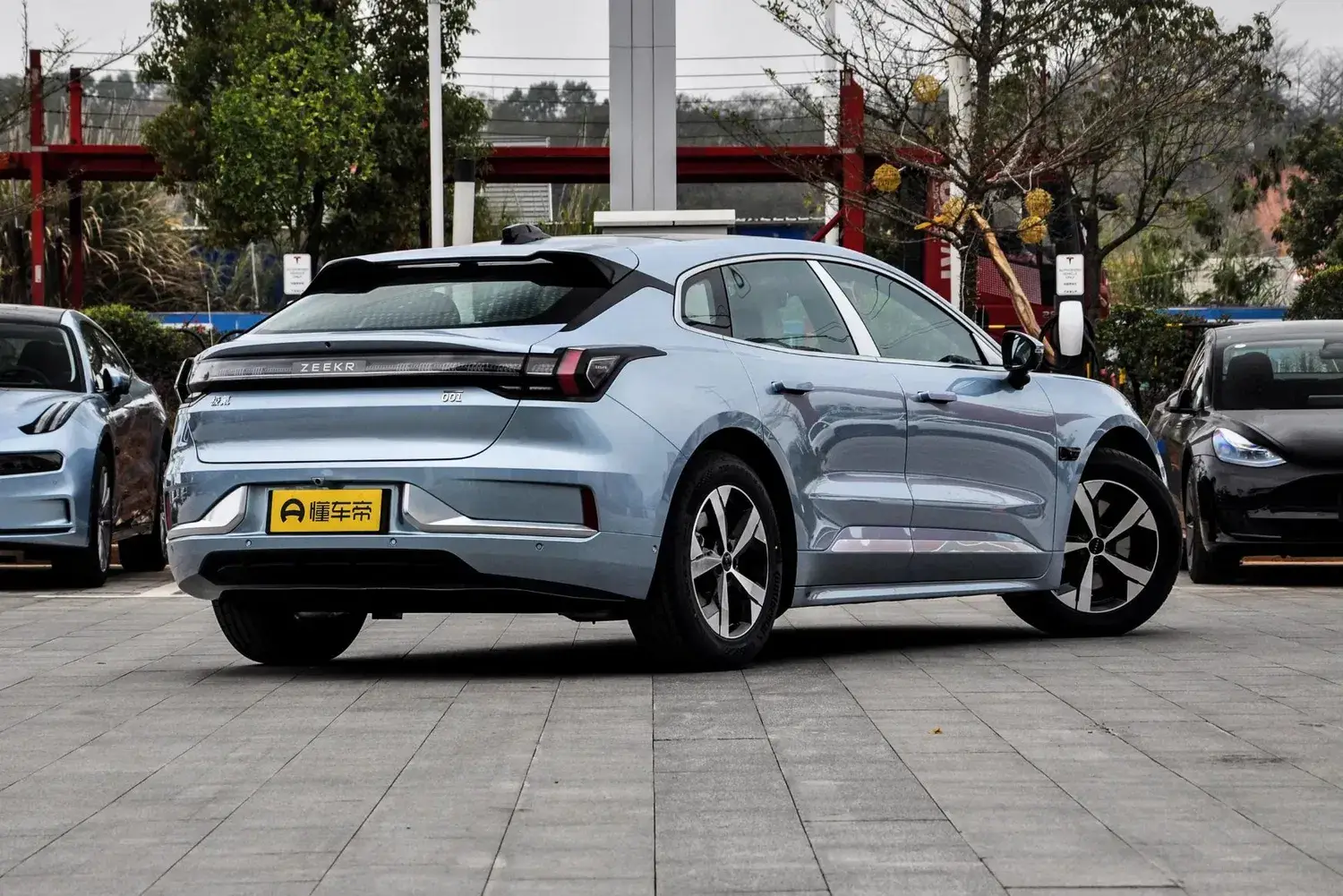 Xe Điện Zeekr 001 2024: Sử dụng công nghệ động cơ bánh xe 95kwh