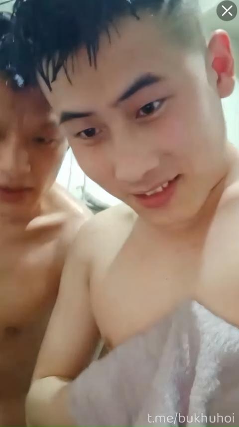 naked 2 handsome boys bathing together