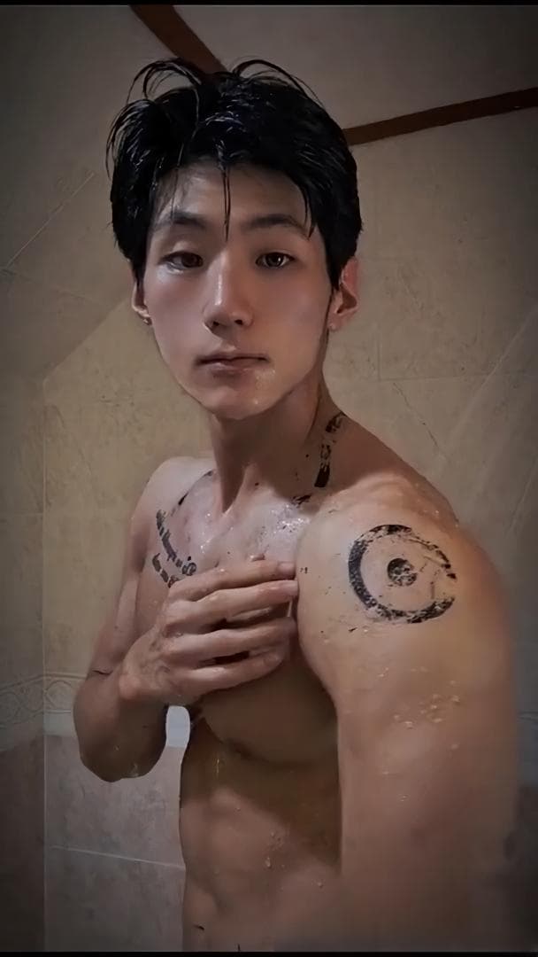 Qkrgktkxks - Korean gym guy jerking off sex gay